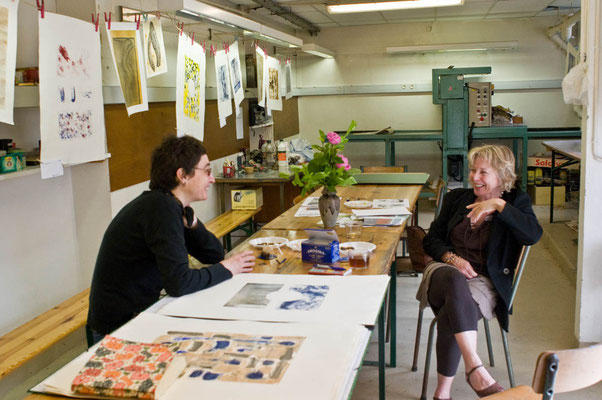 Sabrina Meder et Annie Quesney à l'atelier de gravure